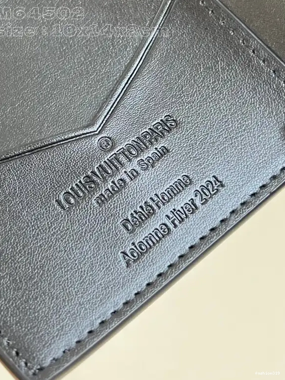 Louis Vuitton PASSPORT COVER-10*14*2.5CM 0427